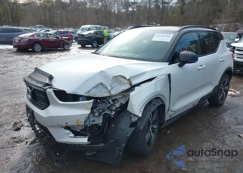 2019 Volvo Xc40 T5 Momentum/T5 R-Design from USA, damaged, VIN YV4162XZ3K2005877